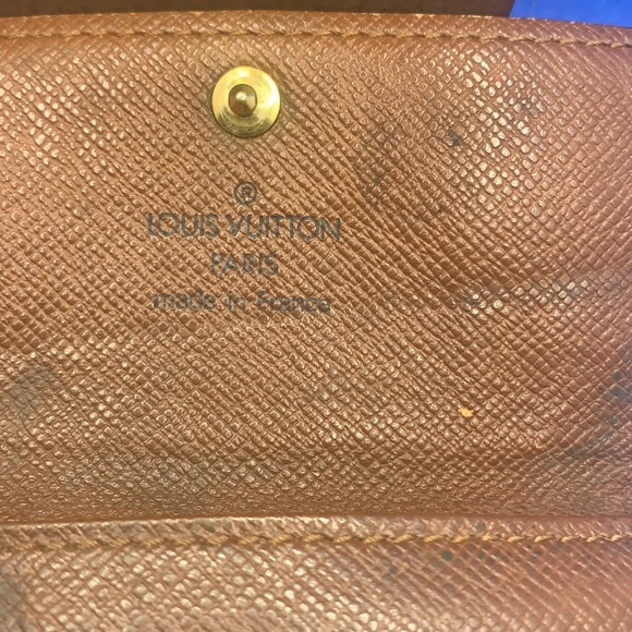 ❤️ 💜 🤎 Louis Vuitton Monogram signature design LV Logo 6 key holder - Picture 7 of 10